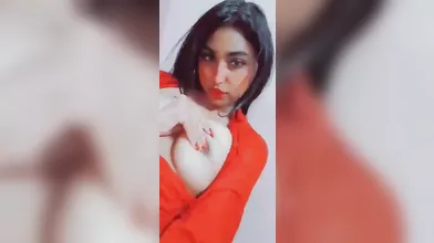 خليجية شمال علي الاخر تعرض جسمها الملبن لايف سكس عربي خليجي