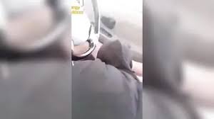 محجبة شمال تمص وتلحس زب زبون في السيارة ويجيبهم علي وشها سكس مصري